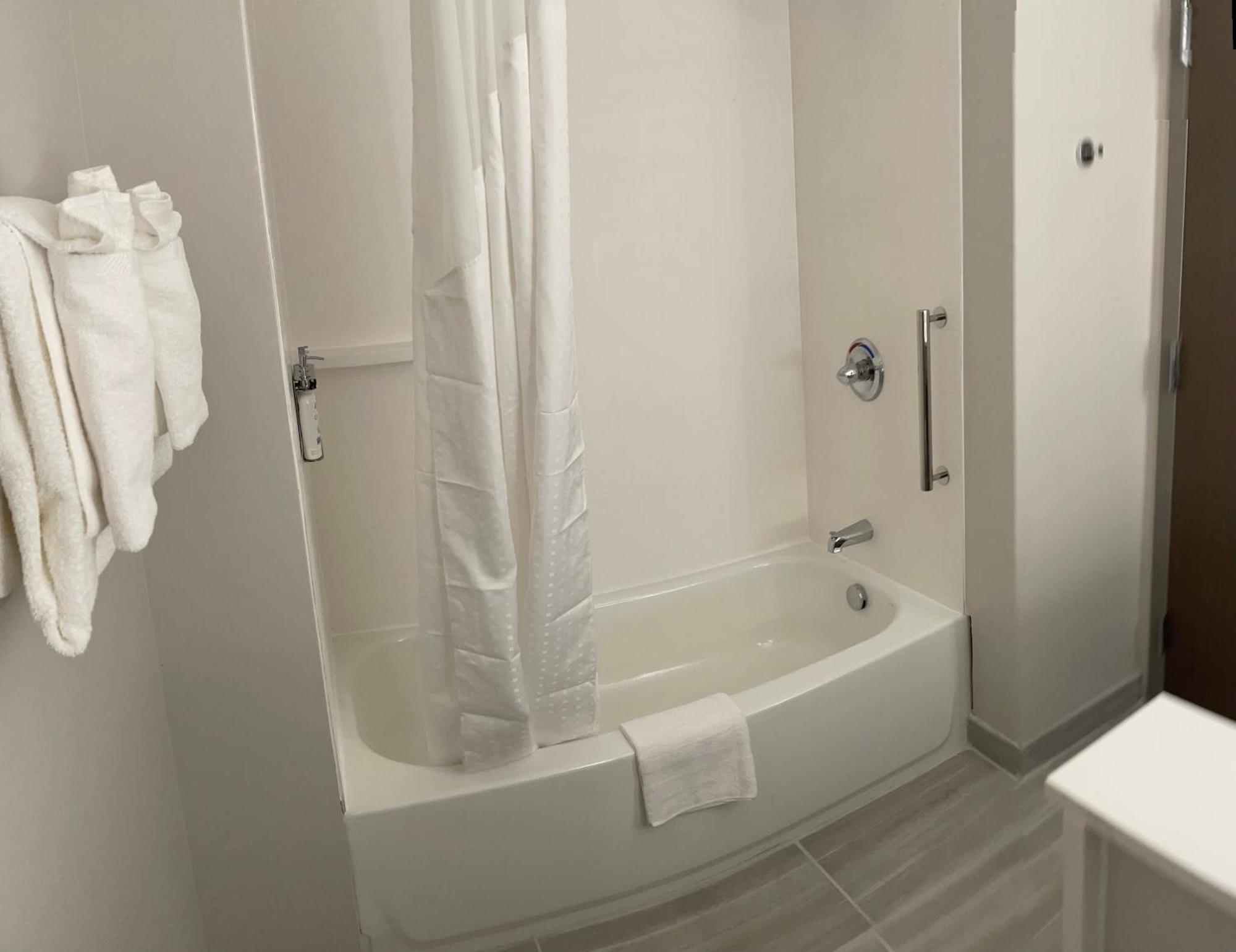 Holiday Inn Express & Suites Muskegon - Grand Haven By Ihg Eksteriør billede