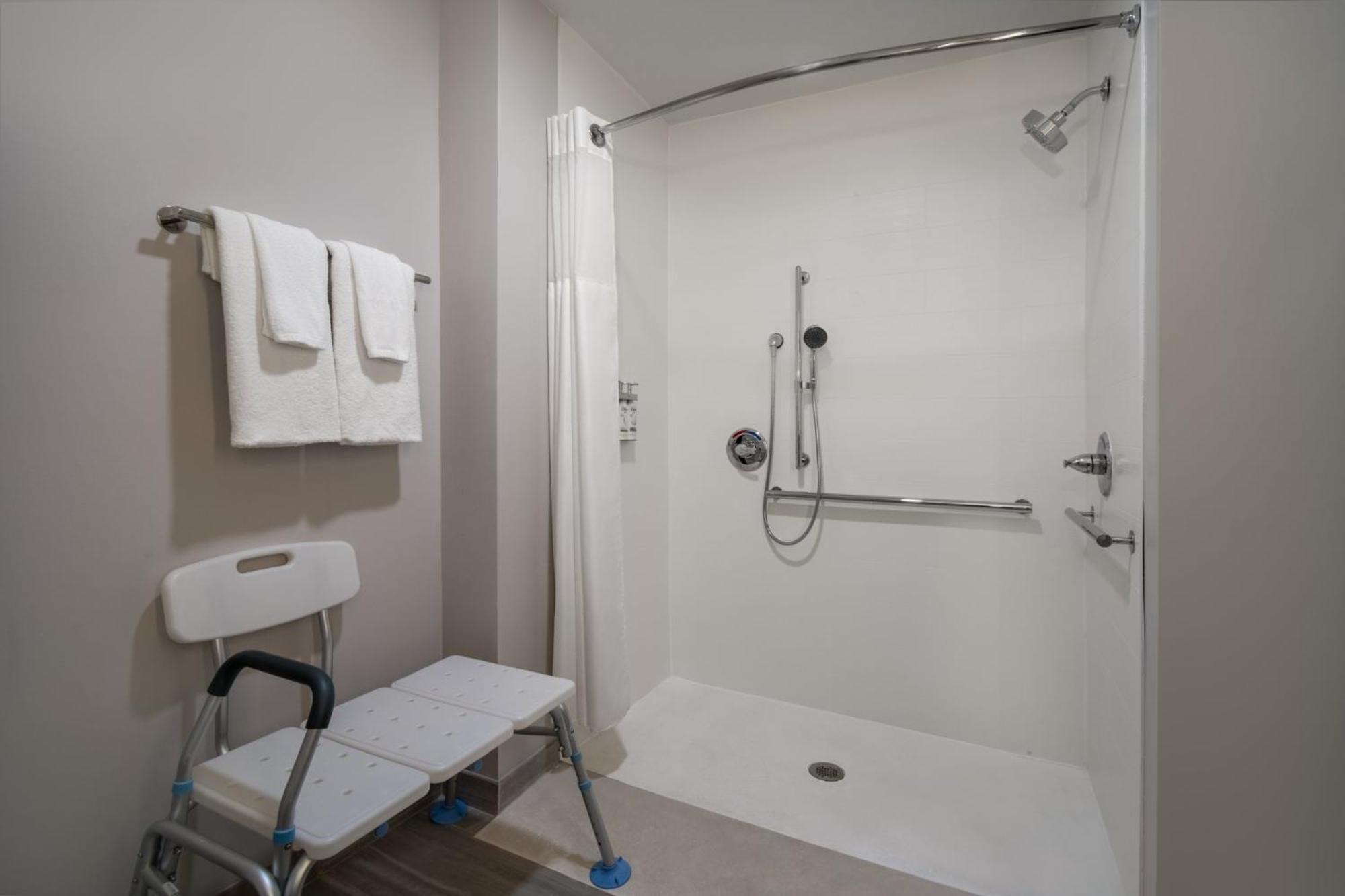 Holiday Inn Express & Suites Muskegon - Grand Haven By Ihg Eksteriør billede