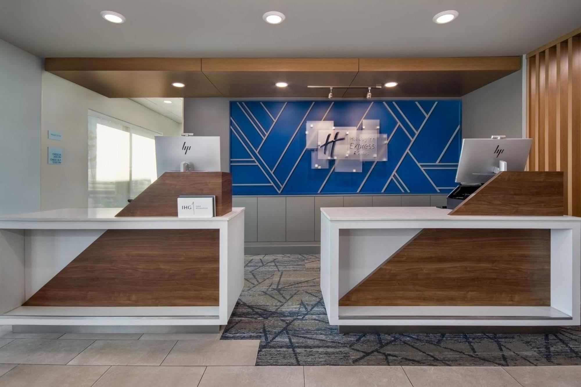 Holiday Inn Express & Suites Muskegon - Grand Haven By Ihg Eksteriør billede